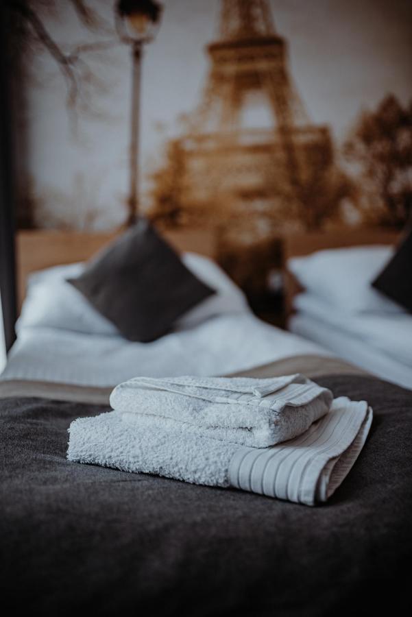 Dom Weselny Ludmila Bed & Breakfast Krasnik Luaran gambar